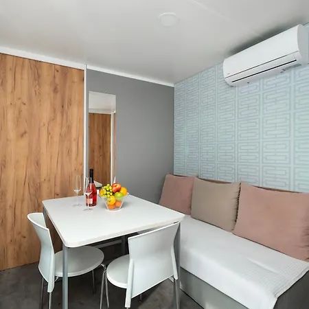 منتزه العطل Amadria Park Mobile Homes شيبينيك