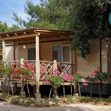 Kompleks wypoczynkowy Amadria Park Mobile Homes 4*