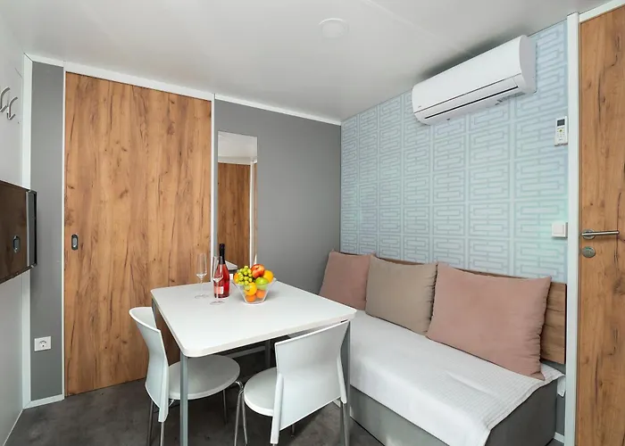 假日公园 Amadria Park Mobile Homes 希贝尼克