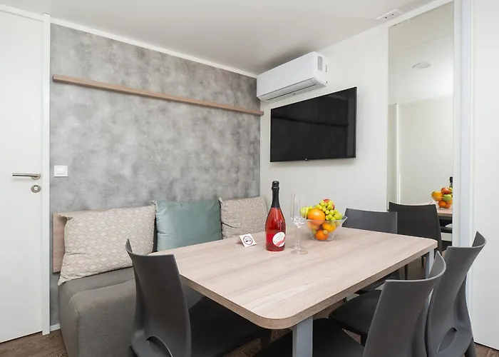 Amadria Park Mobile Homes 假日公园