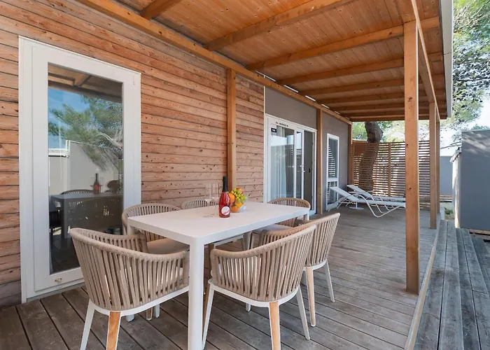 假日公园 Amadria Park Mobile Homes 希贝尼克