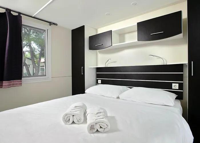 Amadria Park Mobile Homes 希贝尼克